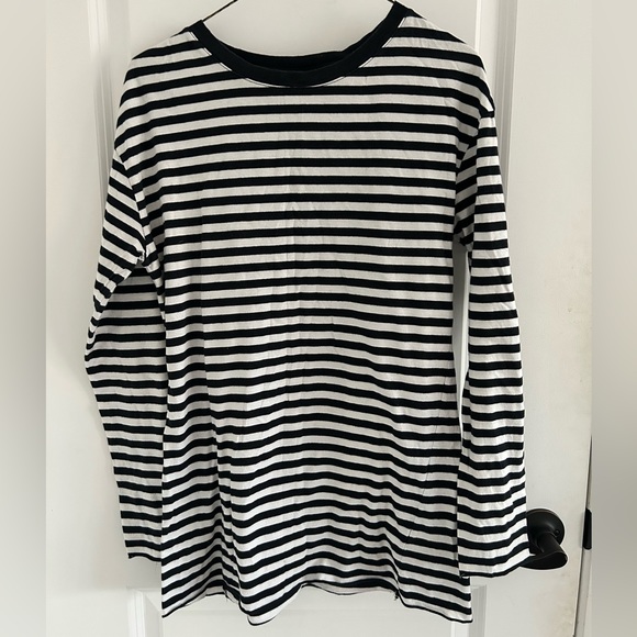 Chandail - Picture 1 of 3